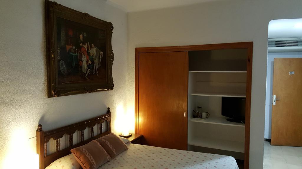 Hostal Residencia Catalina بالاموس المظهر الخارجي الصورة