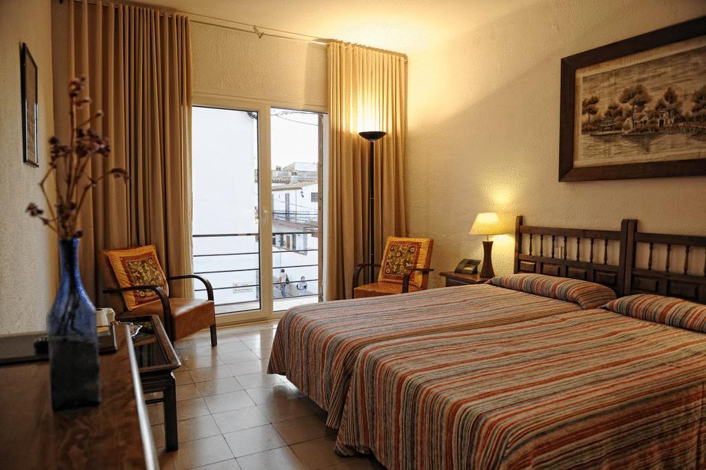Hostal Residencia Catalina بالاموس الغرفة الصورة